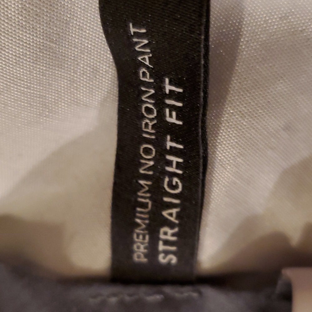 Haggar Straight Fit Men's Premium No Iron Navy Blue Khaki Pants - Size 34W X 30L - Picture 8 of 9